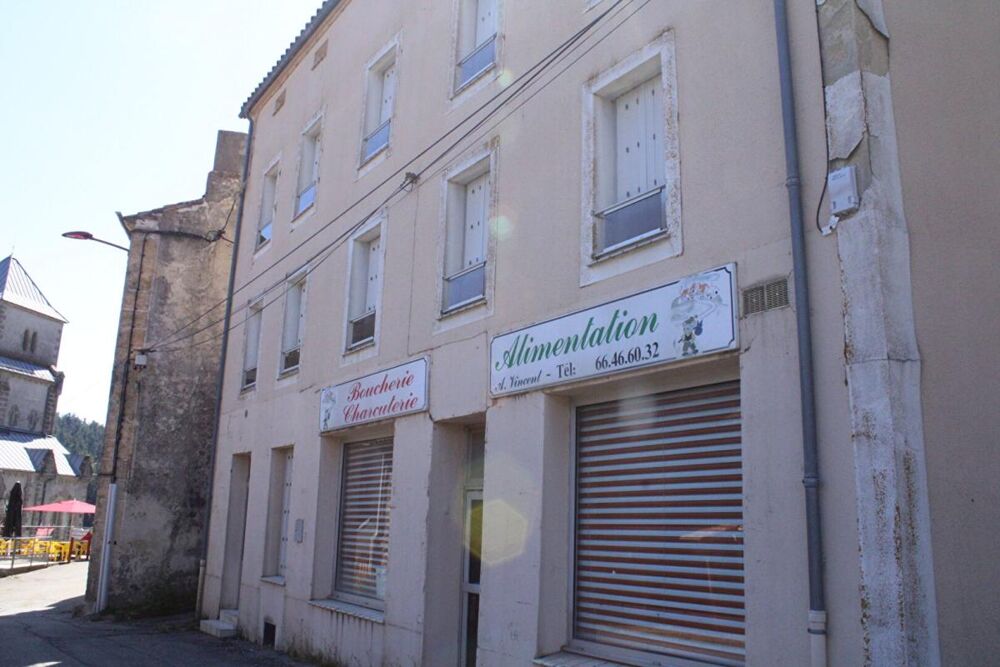 Maison 5 pièces 279 m² · à Saint Etienne de Lugdares · 279 m² · 165 000 €
