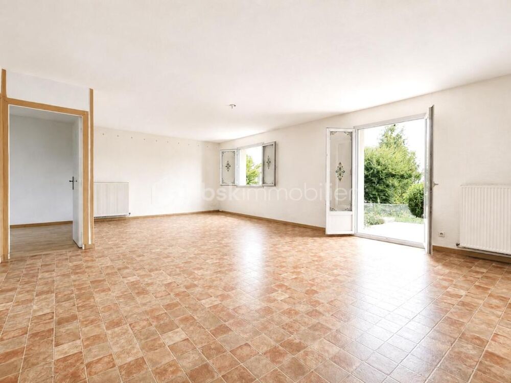 Vente Maison Maison de plain-pied 108 m² - 3 chambres - Jardin clos - Séjour 42 m² Randan