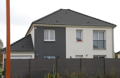   MAISON INDIVIDUELLE 109,87 m� � BREUILLET Maison - 5 pi�ce(s) - 110 m�