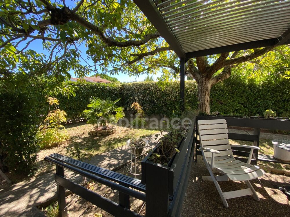Vente Maison UZÈS – Maison de plain-pied T6 rénovée avec prestations haut de gamme, jardin et garage Uzes
