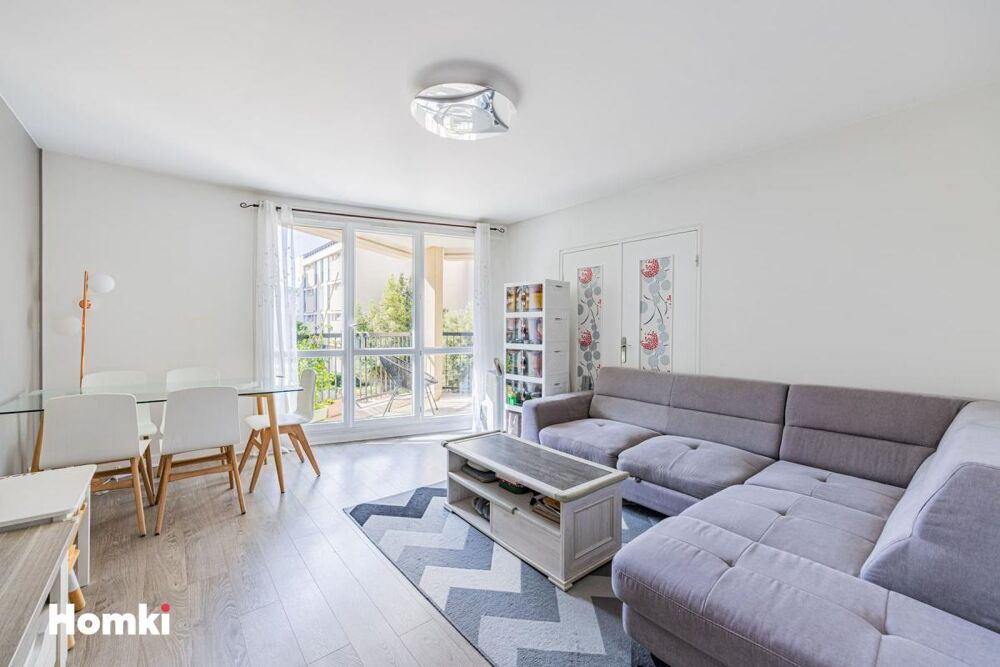 Vente Appartement Appartement T3 de 68 m² (inclus parking+cave) à Courbevoie 92400, Rue Pierre Brossolette Courbevoie