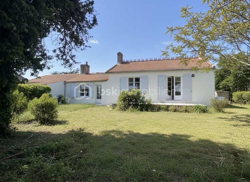BARBATRE MAISON ENTIÈREMENT RÉNOVÉE 120 M²  3 CHAMBRES  ANNEXES À 160 MÈTRES DE LA PLAGE 