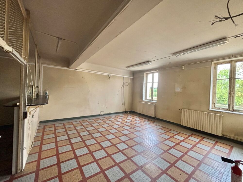 À vendre  Habitation avec local commercial, emplacement privilégié CUFFY (18)