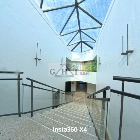 Ensemble stockage/bureaux/cabinet + terrain 5200000 94000 Creteil