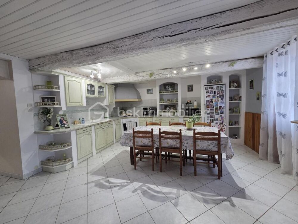 Maison de village rénovée  Volumes généreux et aucun travaux à prévoir
