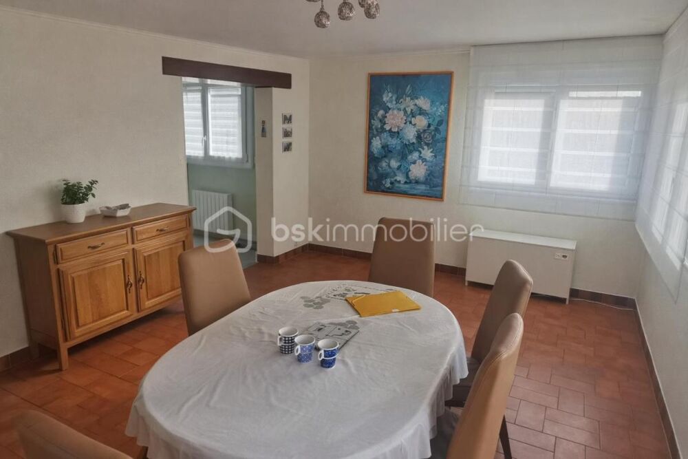 Vente Maison Maison familiale de 118 m� - d�pendance avec double garage sur terrain de 1 000 m� environ � Louplande Louplande