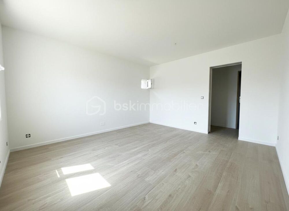 STUDIO ENTIÈREMENT RENOVÉ + PARKING  AIX-LES-BAINS