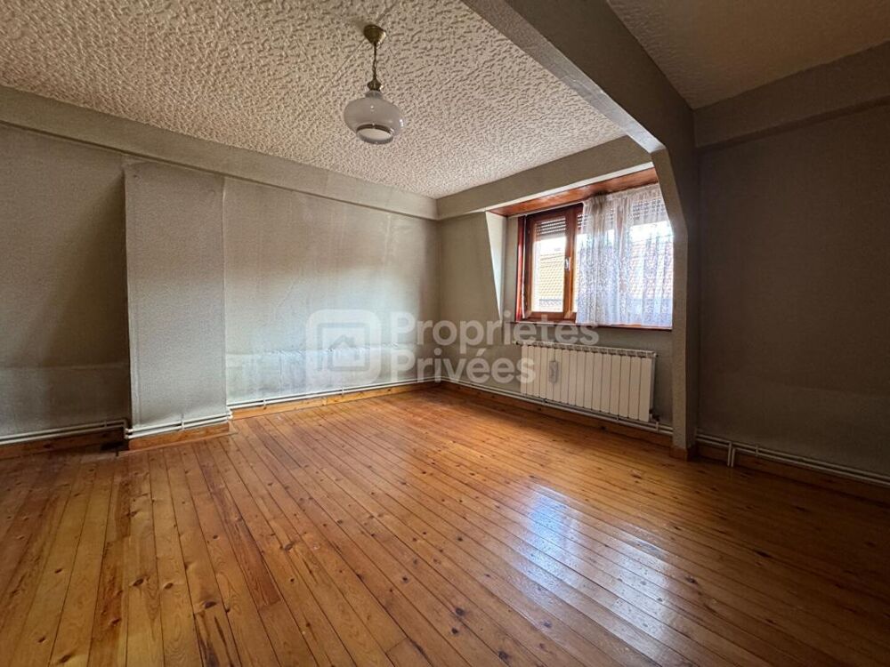 Maison 3 chambres avec cour, dépendances et jardin à Camblain-Châtelain
