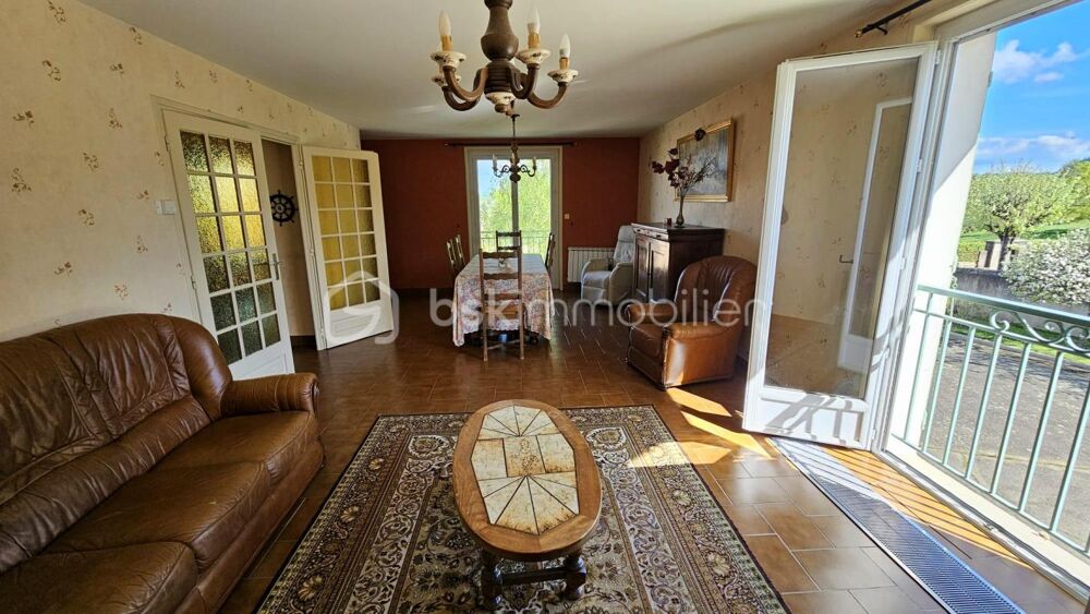 Maison familiale 147 m²  4 chambres (possible 5)  Terrain 1 531 m²  Parigny centre