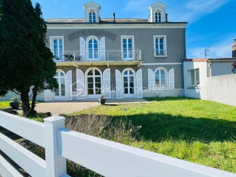   Maison 6 chambres, � 20 minutes de Nantes Propri�t�/ch�teau - 15 + pi�ce(s) - 252 m�