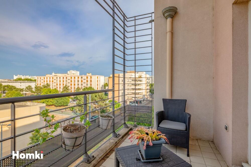 Vente Appartement VÉNISSIEUX – T3 lumineux avec terrasse, cave et garage en supplément Venissieux
