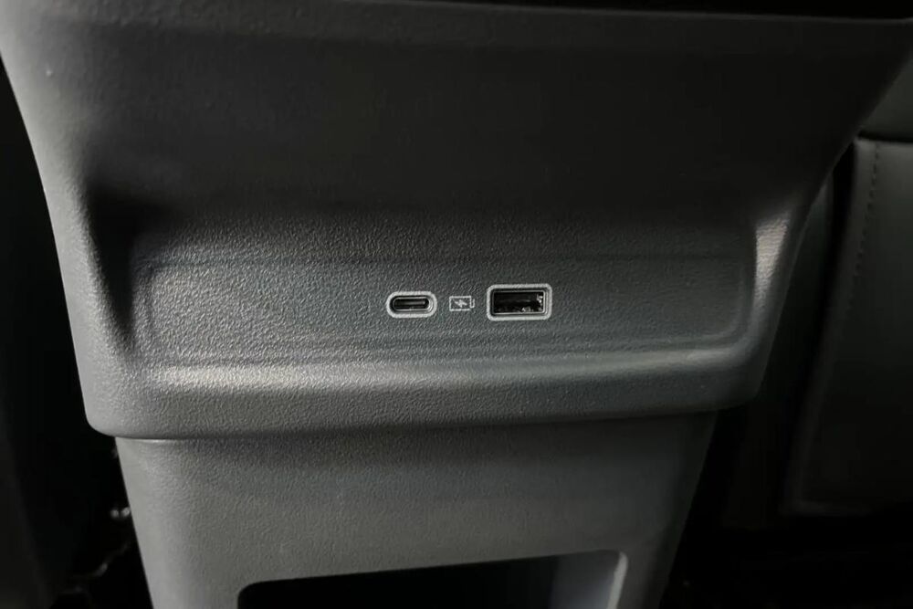 E5 60.2 KWH 218 PRO 2026 occasion 35690 Acign&eacute;