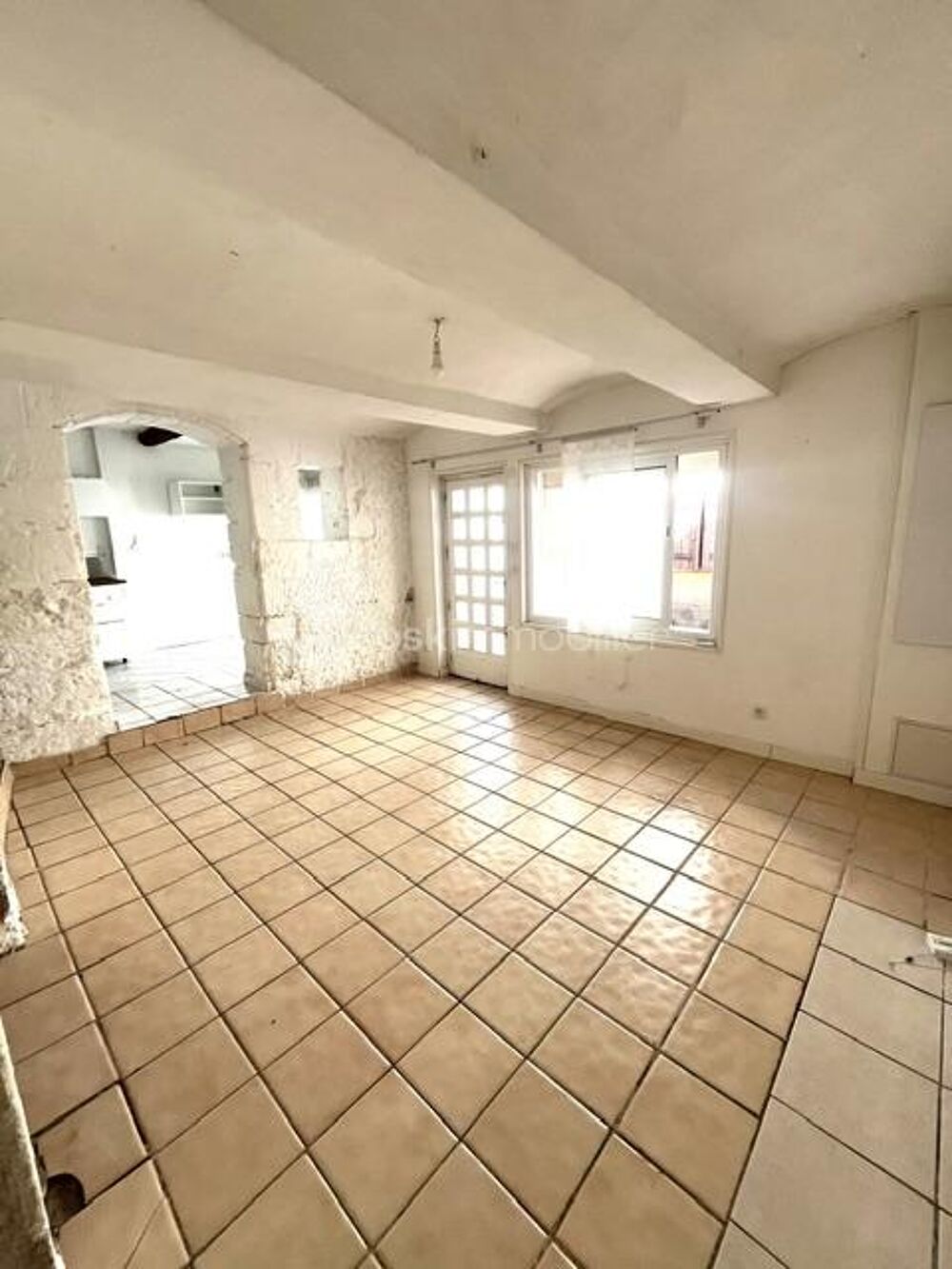 Lansargues maison de village T 3 +terrasse 80 m2 habitables environ ! lumineuse et calme