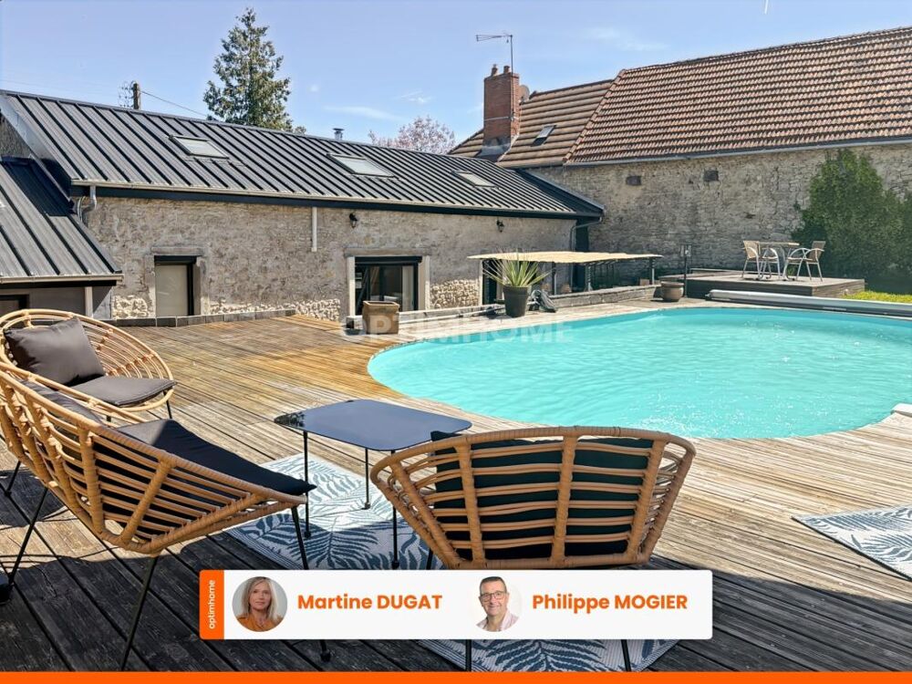Ancienne maison en pierre entièrement rénovée qui conjugue authenticité et prestations contemporaines avec piscine