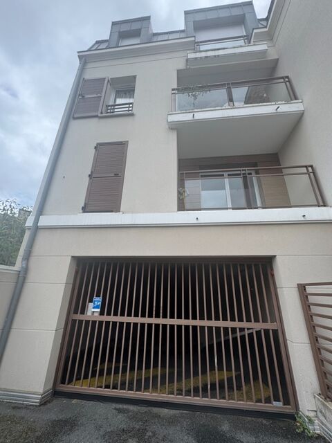  Parking / Garage  louer 1 pice 14 m
