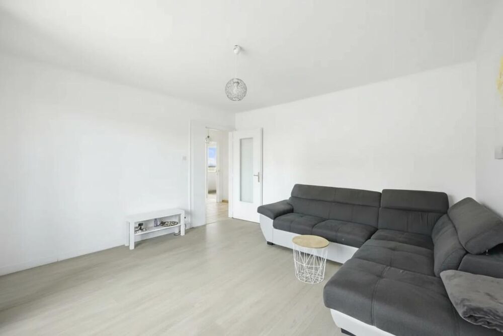 Appartement 5 pièces traversant avec balcon et loggia Strasboug
