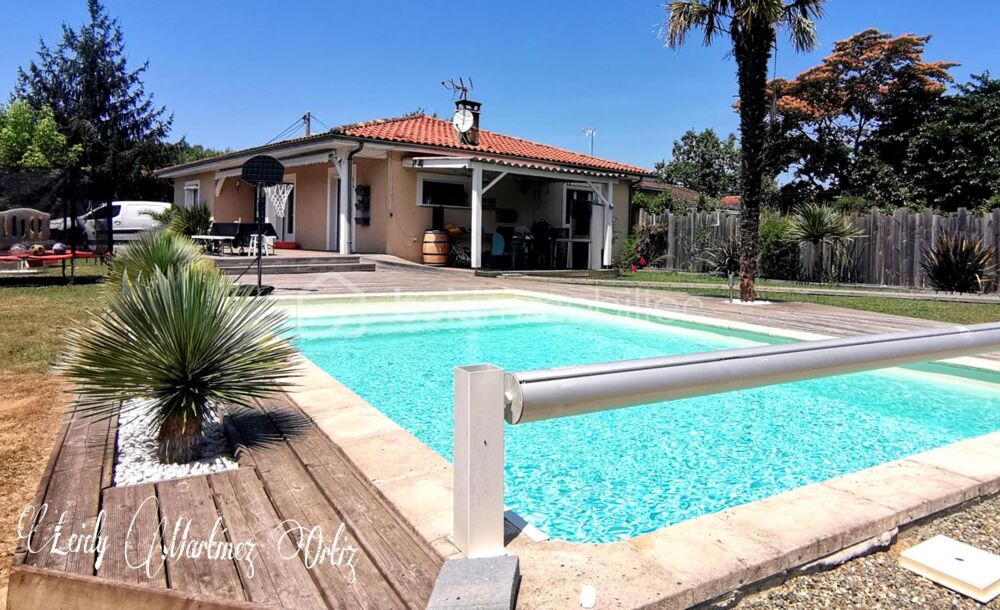 Maison, rénovée, 114m², 4 chambres, terrasses, piscine et garage, terrain de 1000m² environ