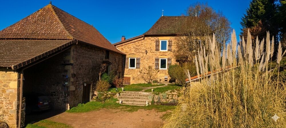 Maison de Maître bourguignonne Vue dégagée 7 pièces SAINT IGNY DE VERS (69)