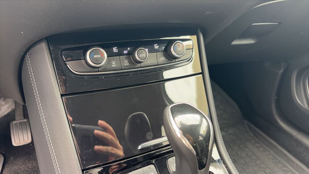 Grandland x 1.2 Turbo 130 EAT6 Innovation 2018 occasion 78800 Houilles