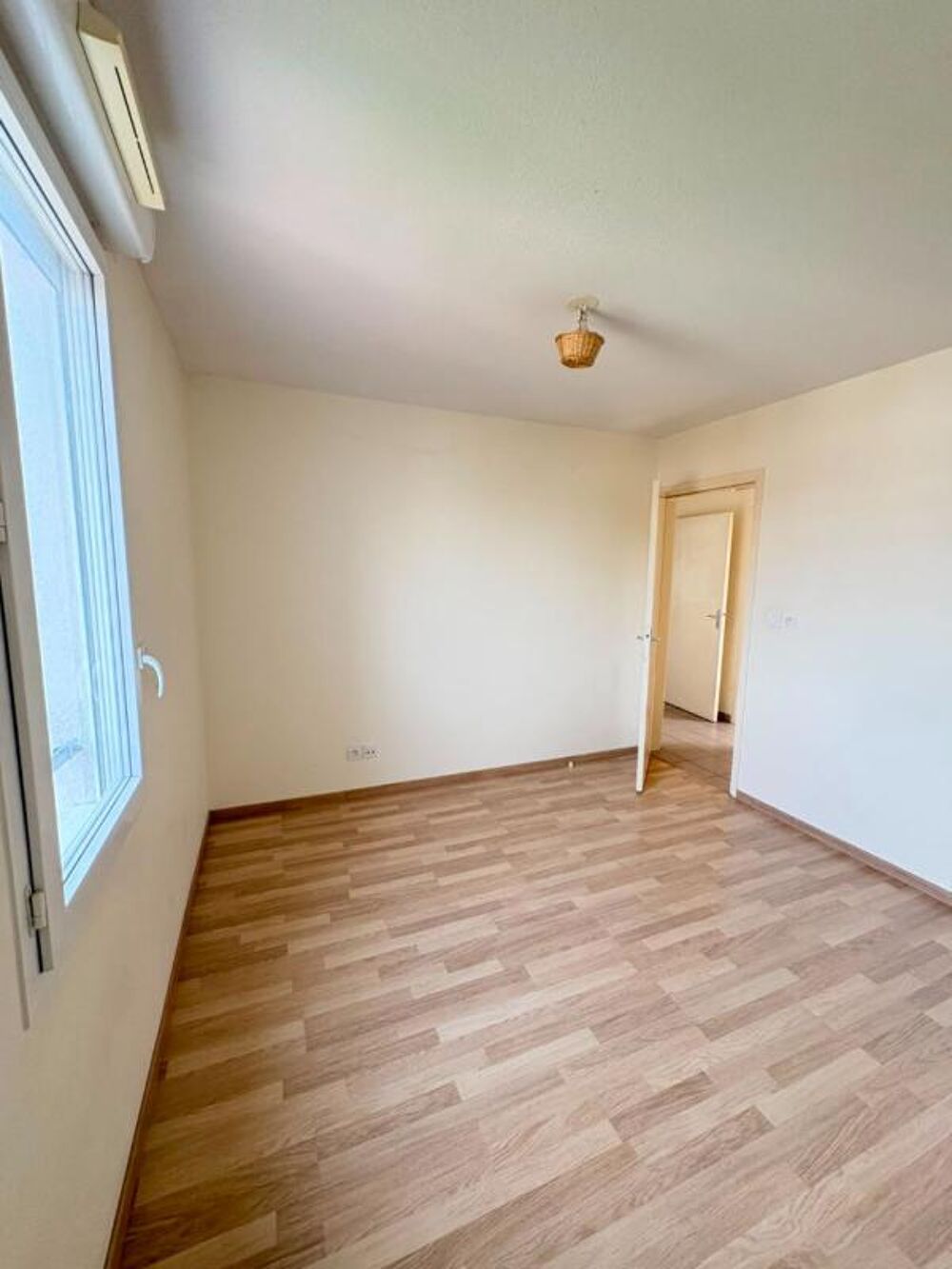 Location Appartement Appartement T4 de 83,4 m² avec balcon et garage à Vénissieux ? 5? et dernier étage Venissieux