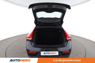 V40 2.0 T2 Signature Edition 122 ch 2019 occasion 92130 Issy-les-Moulineaux