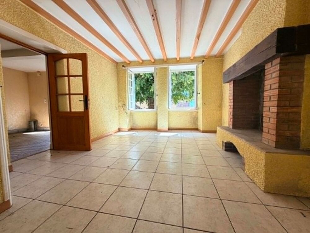 PROCHE CENTRE VILLE, MAISON A RENOVER 79 m², JARDIN, 2 CHAMBRES, COMBLES AMENAGEABLE, ASSAINISSEMENT COLLECTIF
