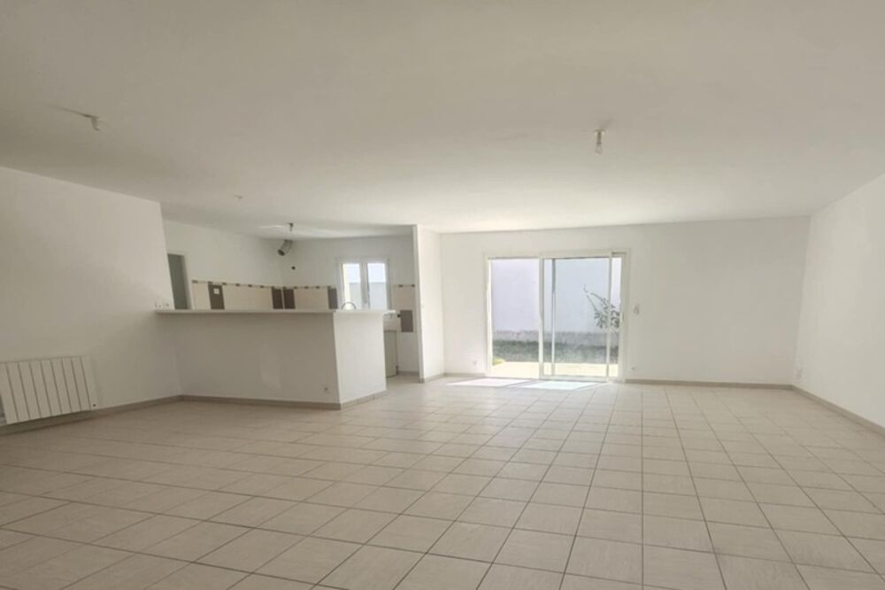 MAISON DE PLEIN PIED 117 M2 - SANS VIS À VIS - GRANDE PIÈCE DE VIE - 3 CHAMBRES - PISCINABLE