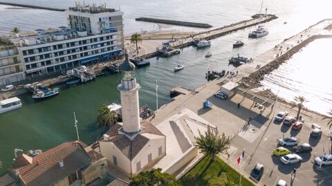 GARD (30) LE GRAU DU ROI (30240) &agrave; vendre Fonds de commerce bar restaurant en EMPLACEMENT N&deg;1 sur LE QUAI COLBERT 299900 30240 Le grau du roi