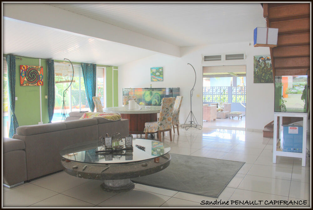 Vente Immeuble A VENDRE A KOUROU UN MAGNIFIQUE COMPLEXE IMMOBILIER DE 8 APPARTEMENTS (R+1) DE 960 m² - UNE VILLA T5 (R+1) DE 310 m² - TERRAIN 1 Kourou