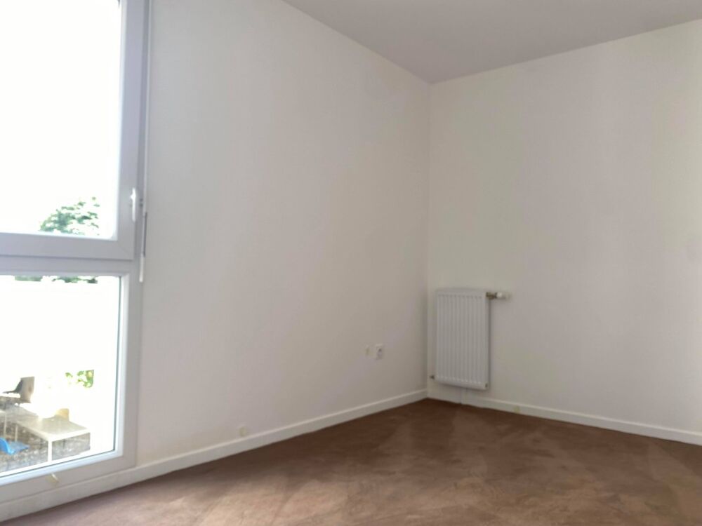 Location Appartement T2 avec terrasse, jardin et parking à PERSAN Persan