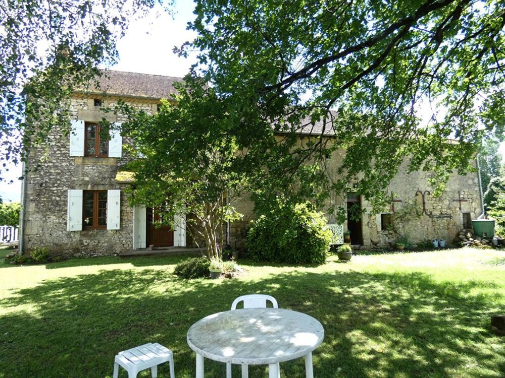 Maison 120 m2 / 4 chambres / grange / terrain 800m²