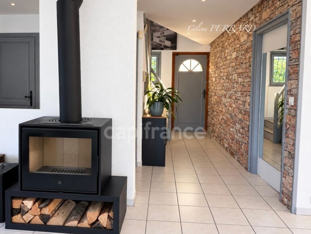 Vente Maison Maison SCIEZ (74), Maison 4 chambres avec piscine et vue lac - sous-sol, double garage, terrain, calme. Un cadre de vie très agr Sciez