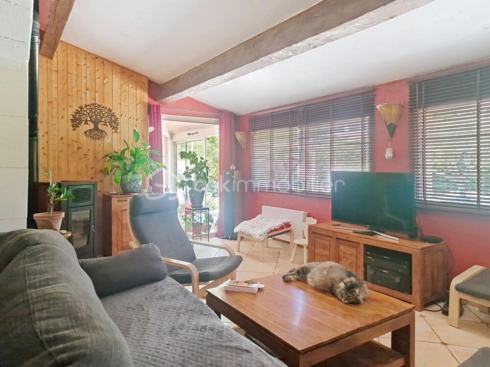 Vente Maison ROGNAC Maison de centre ville avec piscine et dépendances sur 873m² de terrain Rognac