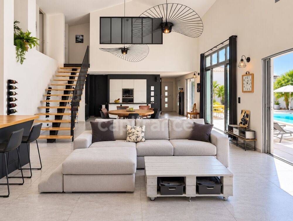 Vente Maison BREUILLET - DE L'ANCIEN AU CONTEMPORAIN - VILLA D'ARCHITECTE AVEC PISCINE  À DEUX PAS DU CENTRE Breuillet