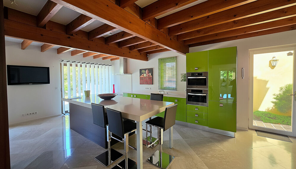 Propriété d'exception avec extension contemporaine, parc arboré, piscine et potentiel domaine privé entre Bordeaux et Périgueux
