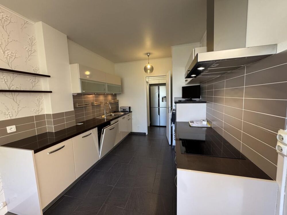Vente Appartement T4 lumineux - POISSY - Balcon avec vue Forêt - Parking et Cave Poissy