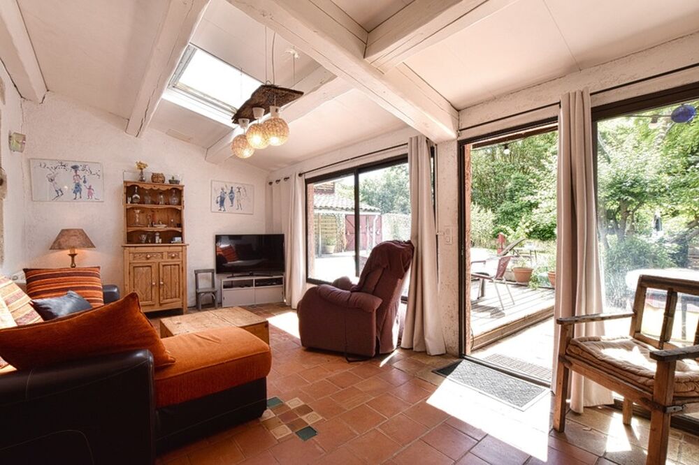 Maison de caractère avec studio indépendant et piscine au coeur de l'Hérault