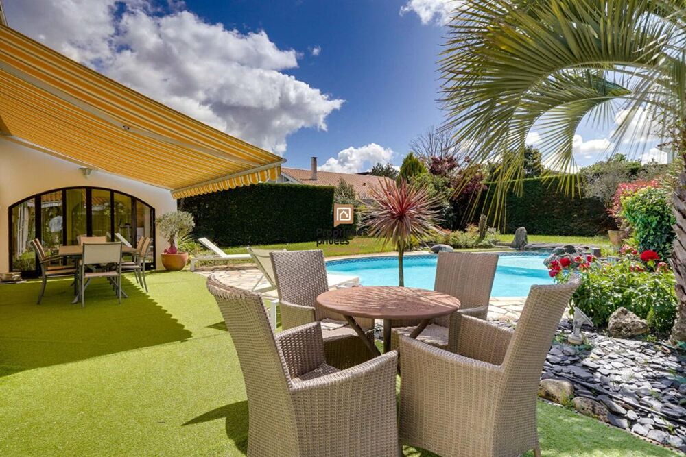 Vente Maison DEPT 33  Mérignac - Maison d'exception 8 pièce(s) 181 m2 avec jardin paysagé et piscine au sel chauffée Merignac