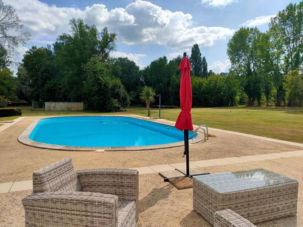 Demeure Gensac 10 pièce(s) 280 m2