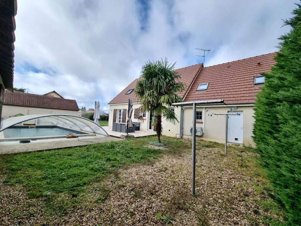 Vente Maison PAVILLON 5 ou 6 chambres, bureau, piscine couverte et chauffée Ouzouer sur loire
