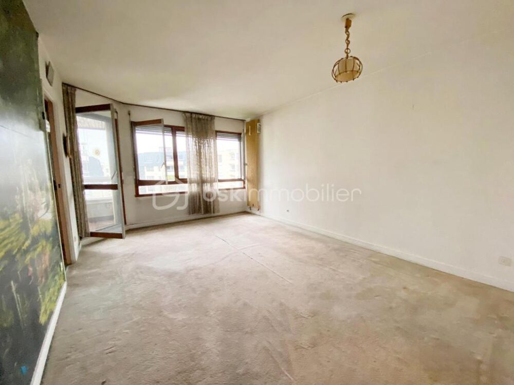 Studio idéalement placé, à visiter !