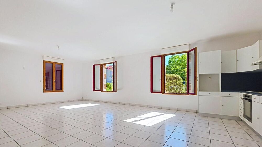 Vente Maison Maison rénovée avec garage et jardin en centre-ville Montpon menesterol