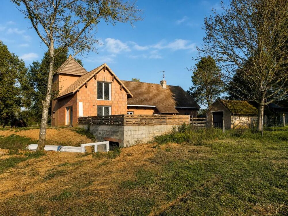 Maison de 5 pièces de 300 m² à Saint-Martin-en-Bresse