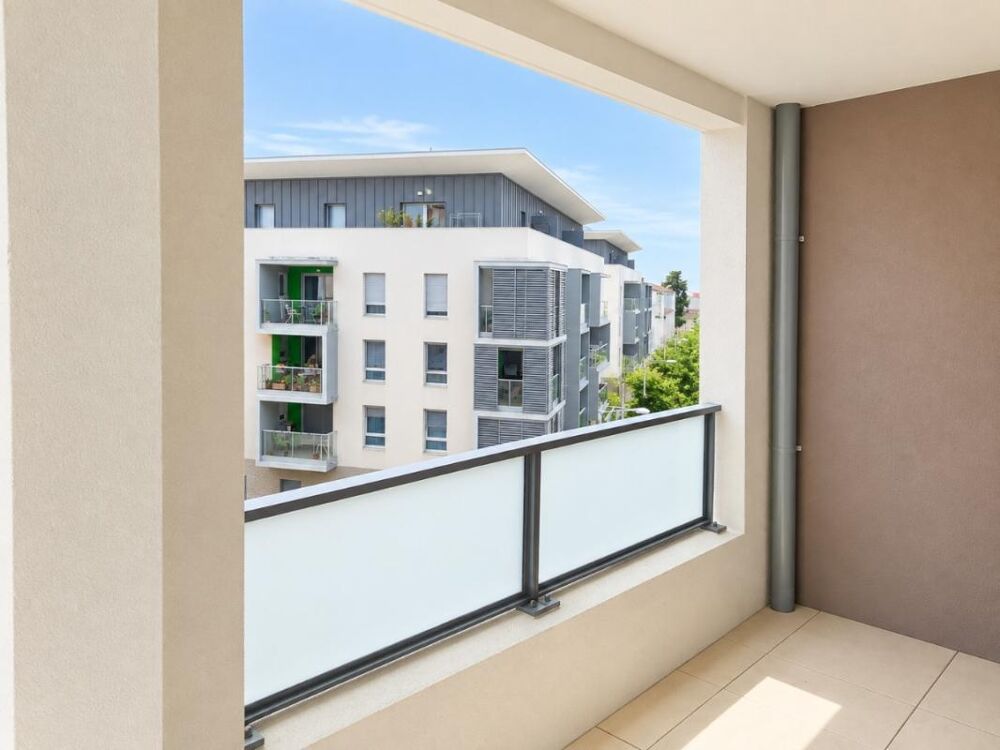 Location Appartement Appartement T2 avec deux balcons et parking à Nimes Nimes