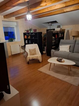  Appartement à louer 3 pièces 94 m²