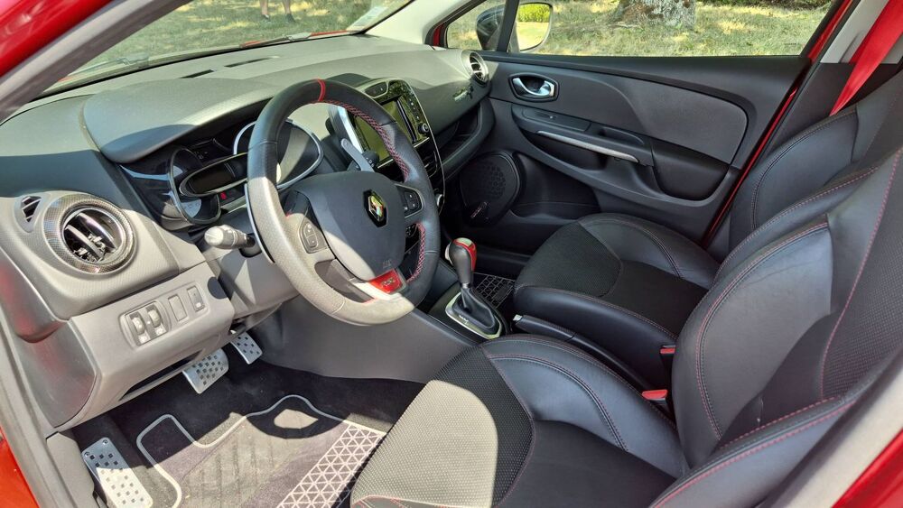 Clio 1.6 Turbo 220 EDC6 RS Trophy - Automatique 2015 occasion 54800 Jarny