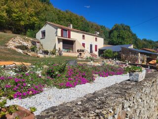 Vente Maison Maison à vendre 7 pièces LOUIN (79) Terrain 3064 m² Louin