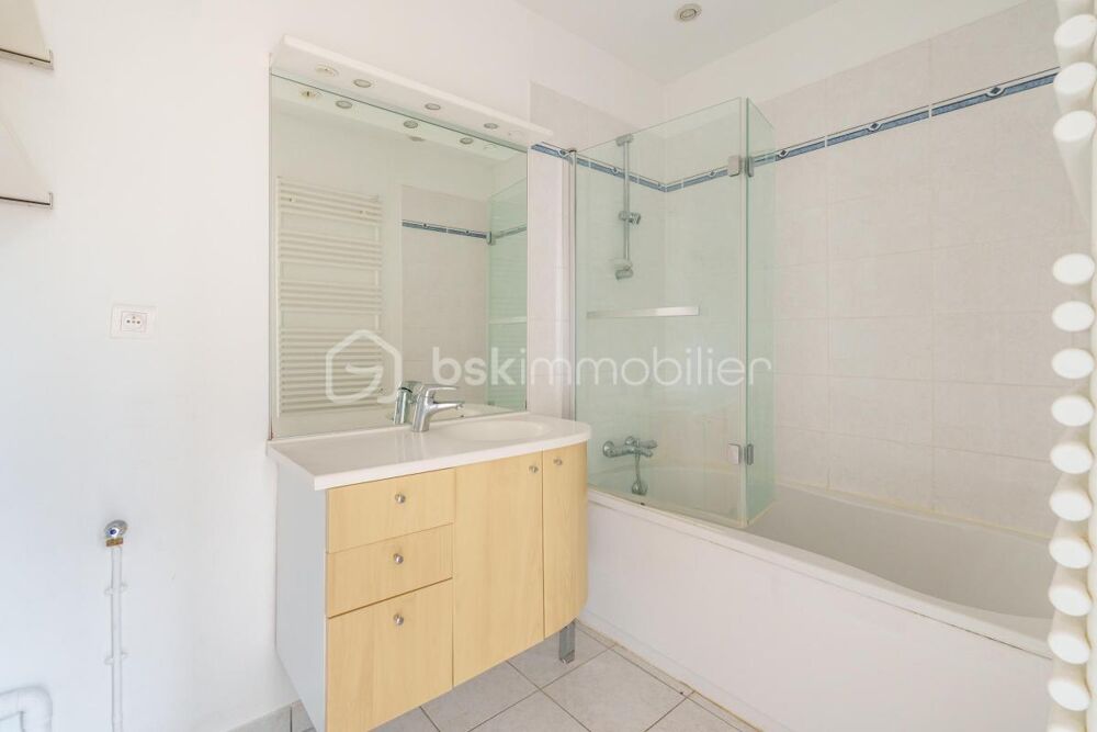 Vente Appartement DIJON Place St Michel : Appartement T3 73m² 2 chambres, rez-de-chaussée Dijon