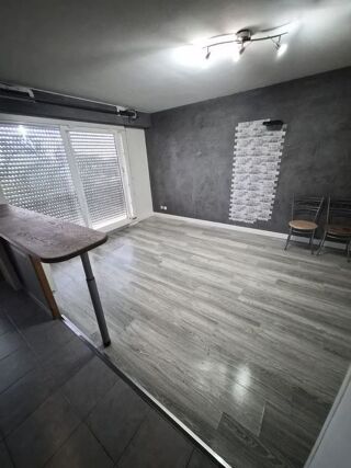  Appartement à louer 3 pièces 65 m²