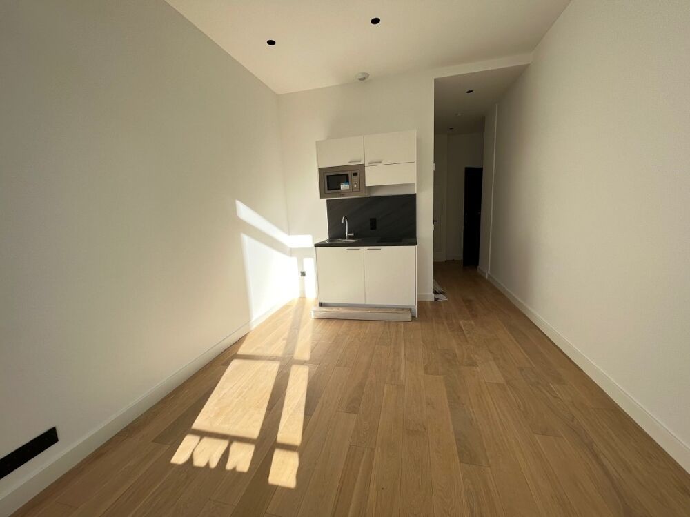 Location Appartement Studio avec balcon à NICE Nice